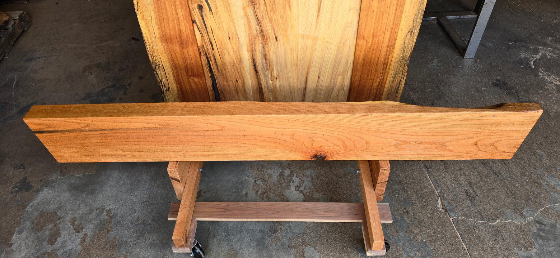 Red Oak Mantel, Finished: Classic Warmth, Ready to Enhance Your Home